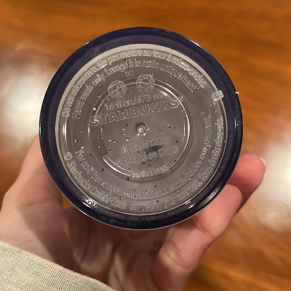 Starbucks 16 oz tumbler polar bear - Picture 4 of 6